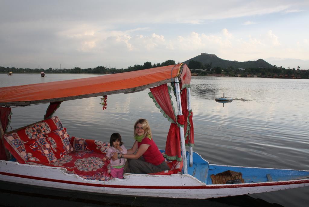Akbar Group Of Heritage Houseboats Nagin Bagh Εξωτερικό φωτογραφία